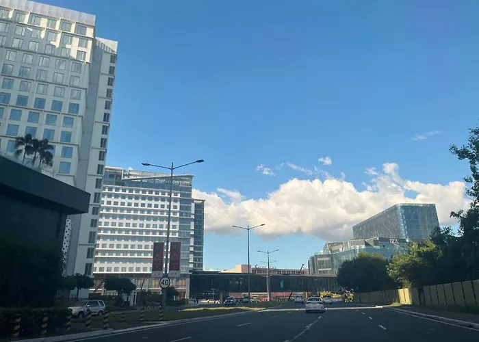Shore Family 2 Beds Wifi Tv Near Moa Casino Naia 9120 Apartment Manila
